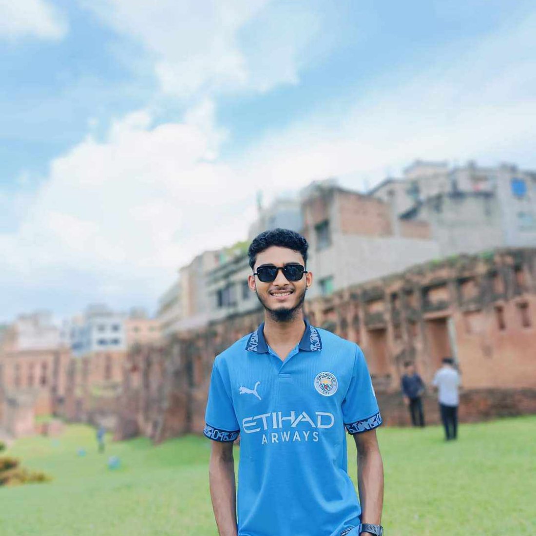 তা হ্ সি ন